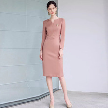 春秋时尚新款蜡粉色长袖V领职业女士连衣裙修身显瘦简约气质女裙