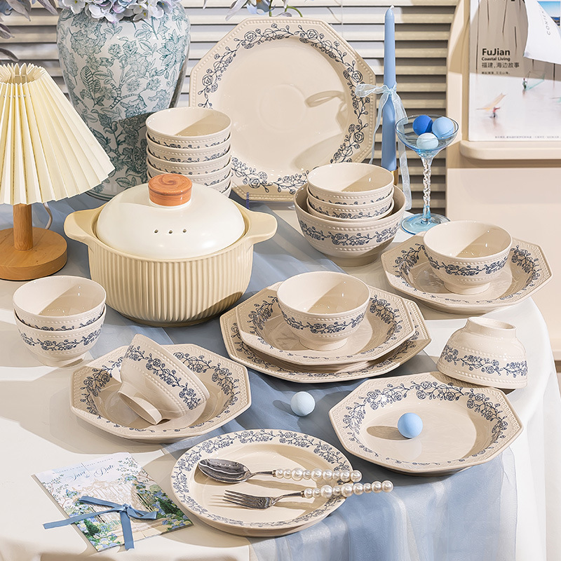 French-Style Ceramic Dinner Plate for Home Use, Vintage Blue Rose Straw Hat Plate, Narrow-Rimmed Dish, Ins-Style Underglaze Color Tableware French-Style Ceramic Dinner Plate for Home Use, Vintage Blue Rose Straw Hat Plate, Narrow-Rimmed Dish, Ins-Style Underglaze Color Tableware