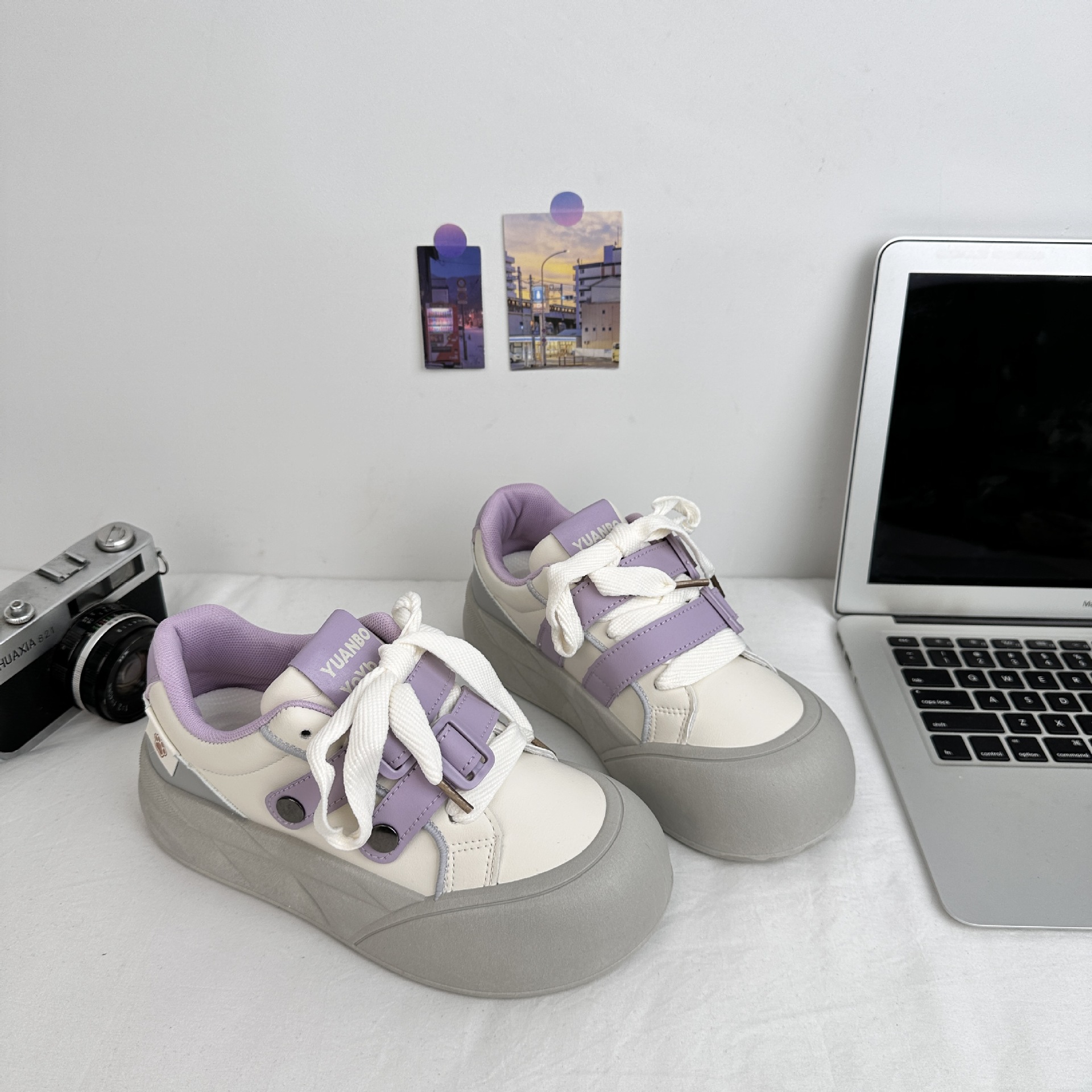 Yuanbo estudiante zapatos de pan de suela gruesa de corte bajo zapatos casuales de todo fósforo para mujer 2025 primavera nuevo estilo coreano zapatos blancos multicolor