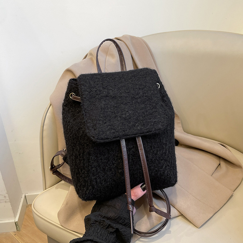 2024 invierno nueva mochila de moda casual para mujeres fresca y popular pequeña mochila marrón retro de moda