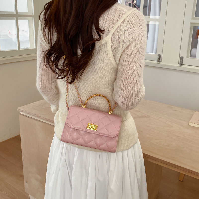 Xiaoxiang transfronterizo estilo bordado bolso cuadrado para mujeres 2026 nuevo popular bolso de cadena simple bolso de mochila diario image 4