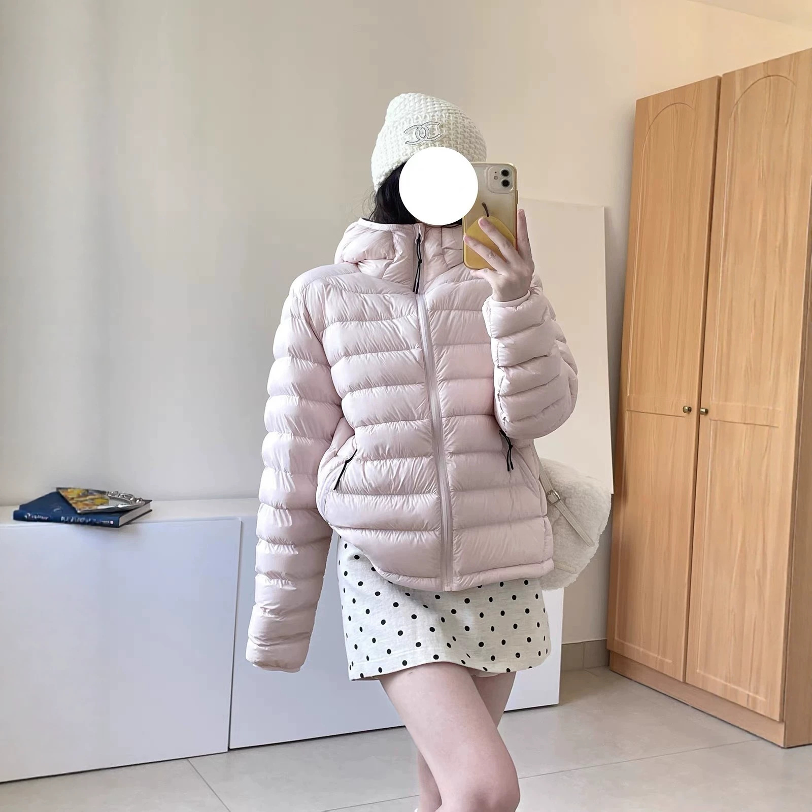 高端轻奢户外90白鸭绒轻薄短款连帽排骨羽绒服女2026年新款秋冬潮