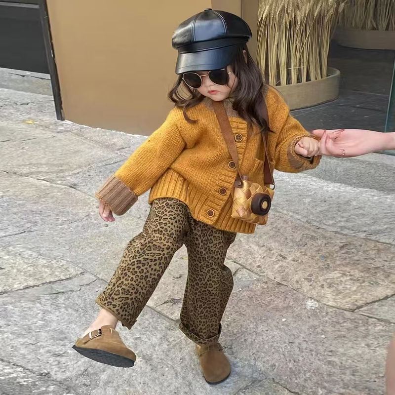 韩版女童2025秋冬新款慵懒风桔黄拼色针织开衫中大童豹纹阔腿裤子|undefined