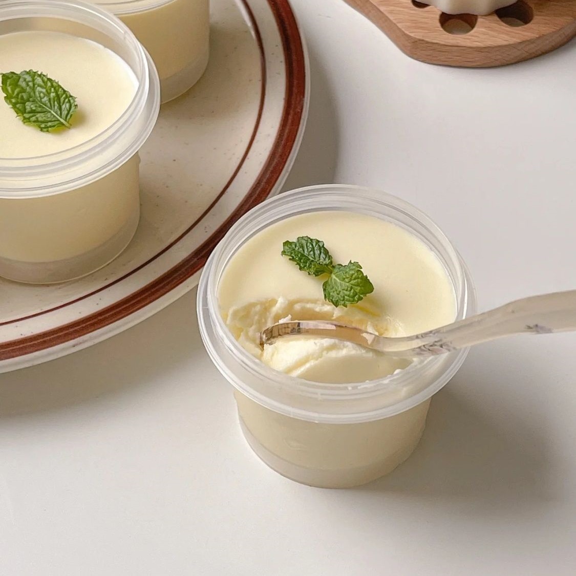 Una taza desechable helado pudín helado helado helado mousse postre caja de helado esmerilado 100ml