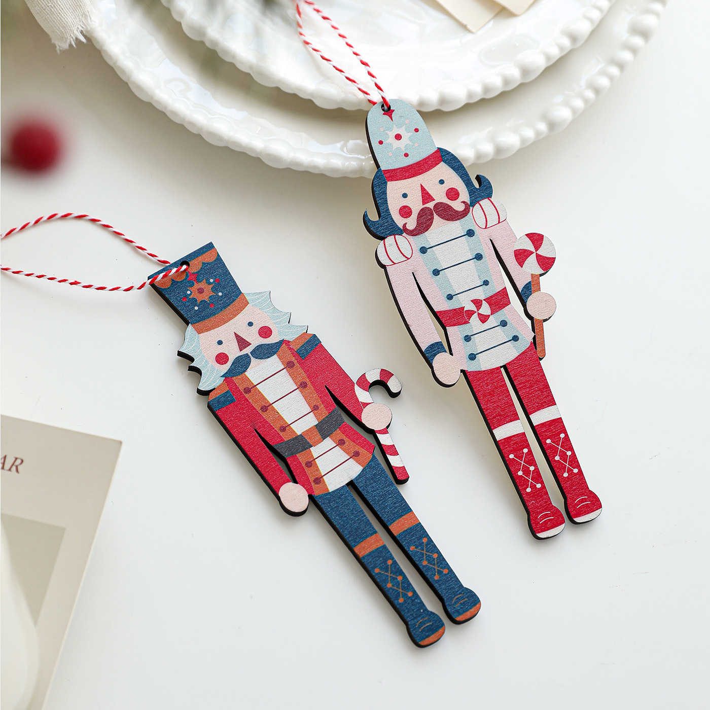 Nuevos dibujos animados de Navidad creativos de color nuez soldados adornos colgantes de madera árbol de Navidad colgantes de joyas navideñas