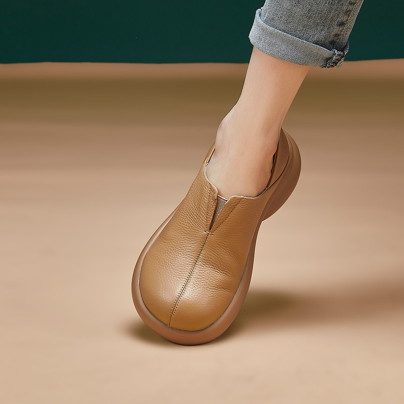 Round Toe Platform Leather Shoes Women's 2025 New British Style Retro Deep Mouth Slip-on Casual Simple Mid-heel Shoes