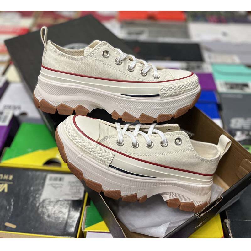 New 2025 New Black Low-Top Thick-Soled Height-Increasing Non-Slip Wear-Resistant Canvas Casual Shoes Couple Versatile_vogvips.com