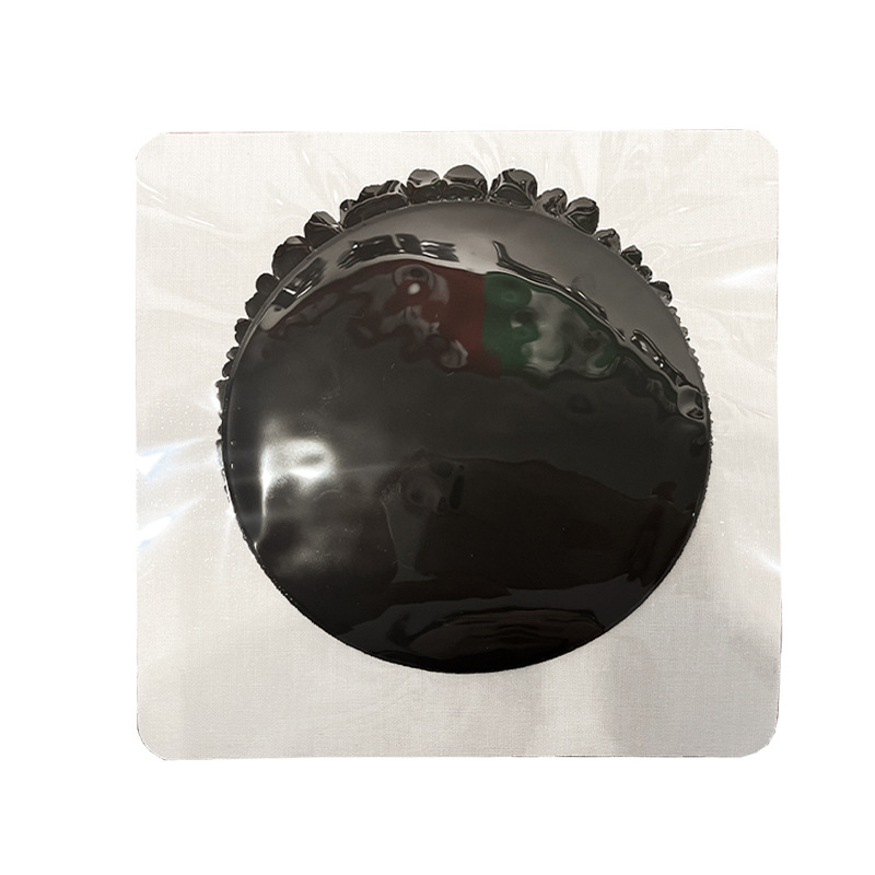 Traditional Black Herbal Plaster Patch Cotton Non-Woven Body Application in use