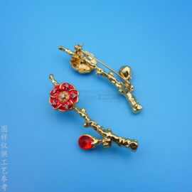 仿真3D立体梅花胸针 镶水钻镀真金珐琅彩胸花 气质西装铜饰品别针