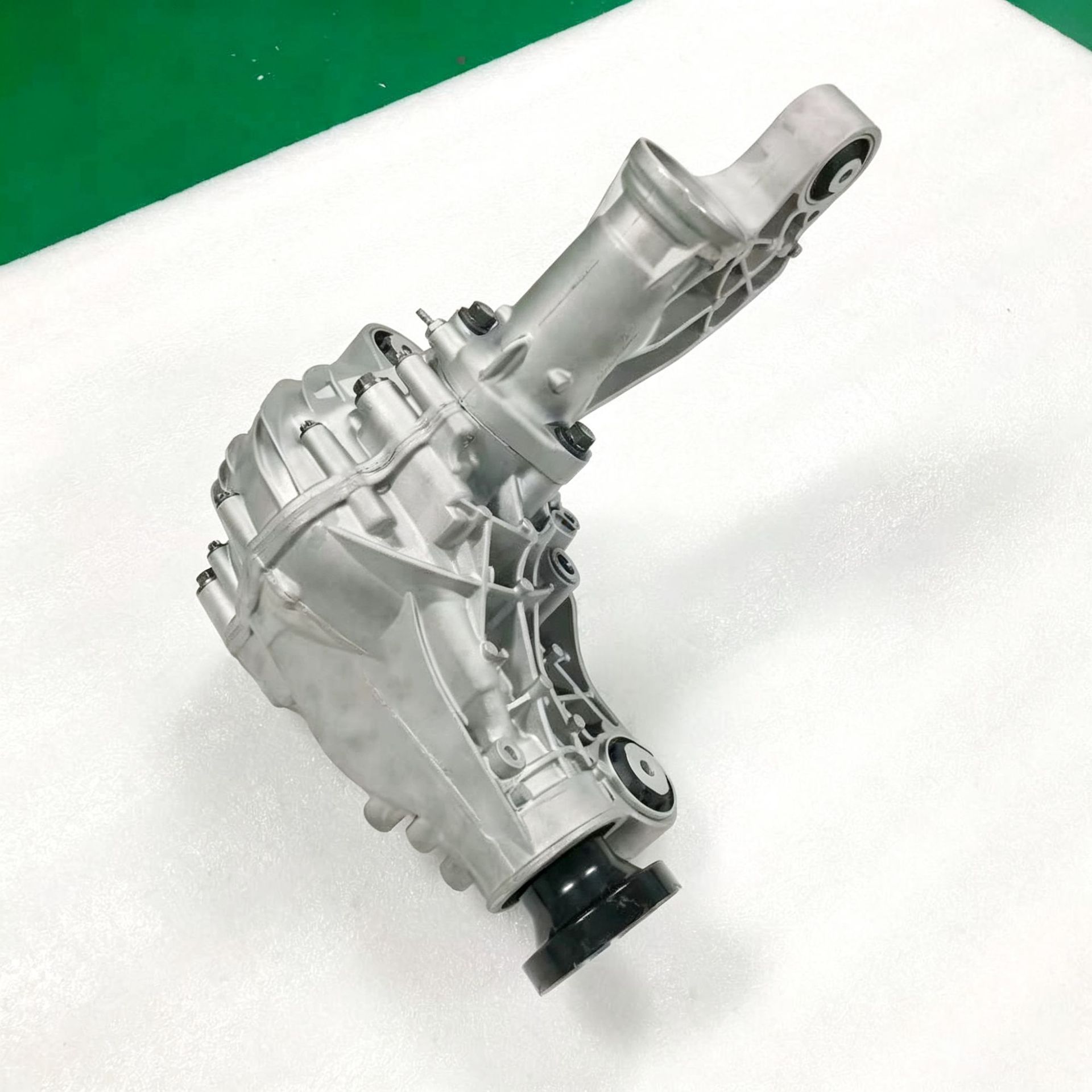 Jeep Grand Cherokee WK2 front differential assembly, 3.45 gear ratio, 4WD