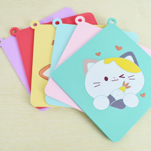 Manufacturer supplies new cute style silicone coasters, creative cartoon large size insulated coasters, practical anti-scalding placemats