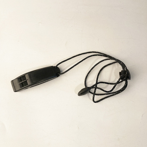 Outdoor first aid survival dual-tone whistle, first aid whistle, dual-tone survival whistle, clip-on curved high-pitched whistle