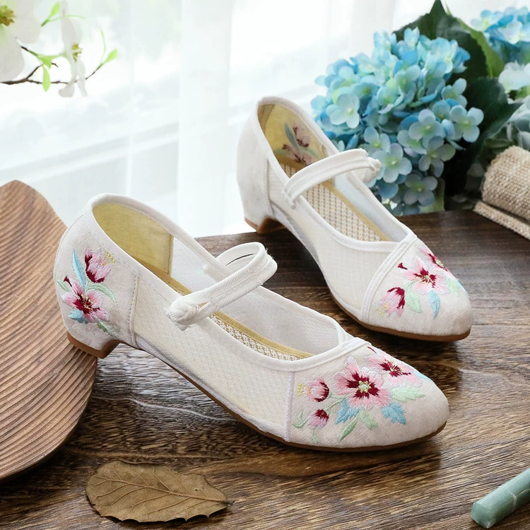 Раннее лето 2021, новые туфли с вышивкой в этническом стиле и внутренним увеличением высоты, женские туфли Cheongsam на плоской подошве с сеткой, туфли для квадратных танцев на подошве Tbottomon