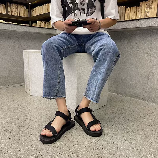 Slippers Men's Fashion Summer Fashion Personalized Comfortable Slippers Thick Bottom Women's Beach Soft Bottom Couple's Slippers Trend