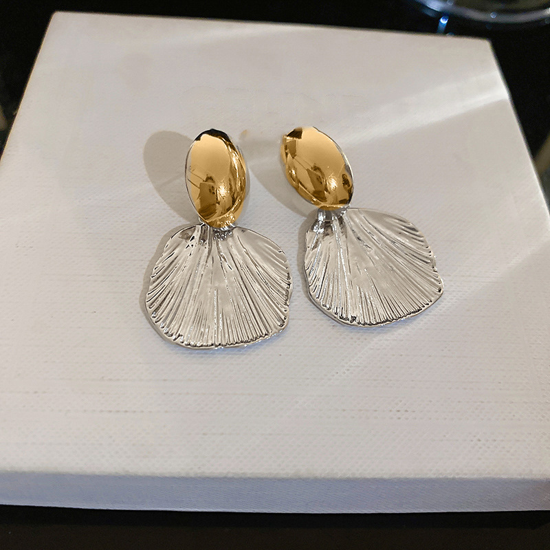 Pendientes de perlas de mariposa de flores retro de oro real, agujas de plata galvanizadas, pendientes de diseño exagerado, pendientes de sentido avanzado de nicho