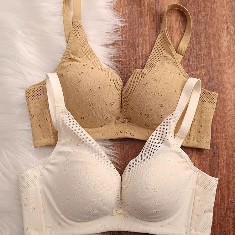 Super Soft! Japanese Mulberry Silk Women's Bra for Gathering Side Breasts, Anti-Sagging, Wireless, Large Bust Minimizing Bra Super Soft! Japanese Mulberry Silk Women's Bra for Gathering Side Breasts, Anti-Sagging, Wireless, Large Bust Minimizing Bra