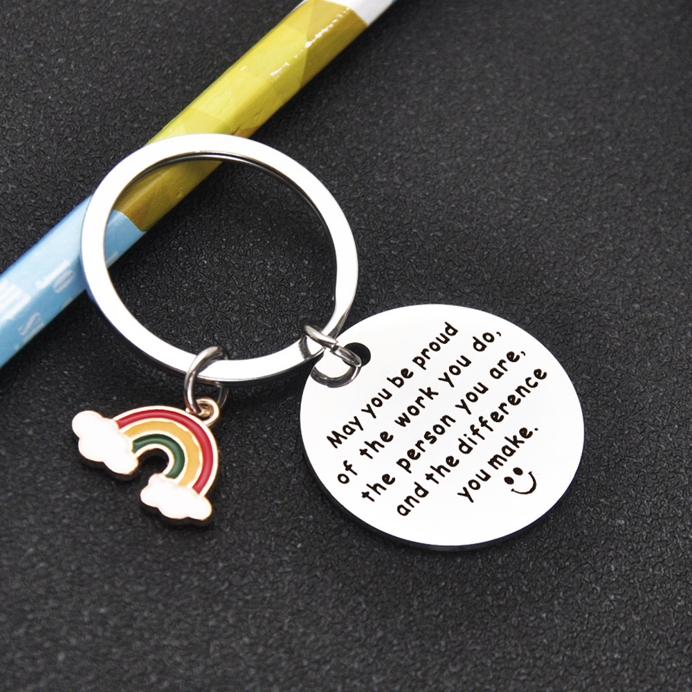 Llavero de acero inoxidable grabado con láser, colgante arcoíris de aleación, accesorio de bolso o llaves, venta al por mayor