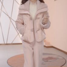 小香风高端时尚羽绒套装女冬季新款洋气减龄羽绒服外套裤子