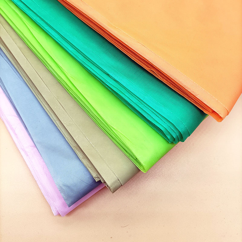 Inventario transfronterizo desechable color sólido mantillas de mesa de plástico PEVA desechable diseño de escena de fiesta de cumpleaños