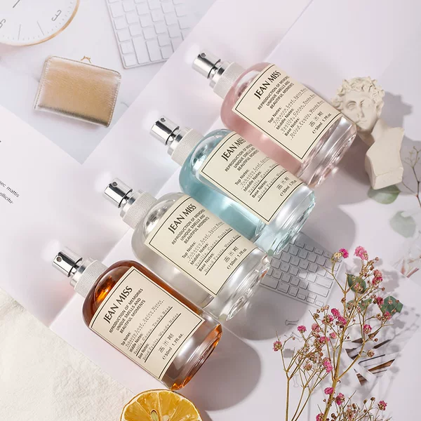 Xiaocheng Yixiang Douyin's Same Fragrance as the One Used by the Influencer after the Rain, Women's Perfume, Lazy Weekend, Fresh and Natural Light Fragrance, Oriental Tone