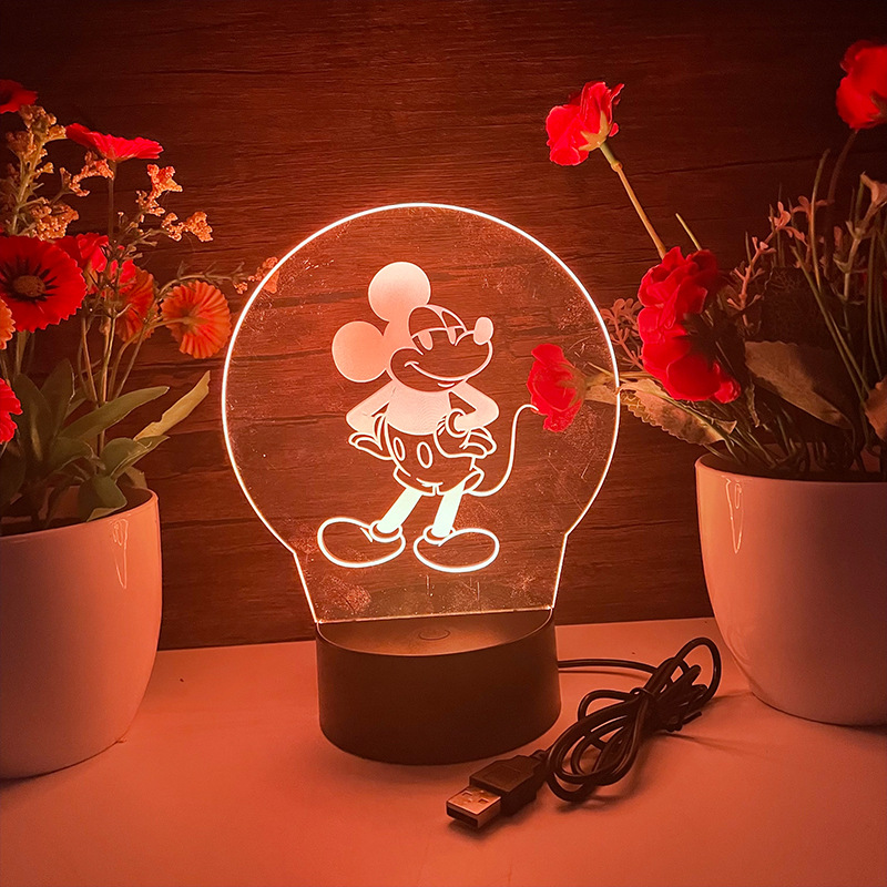 Mesa de la sala de deportes electrónicos con decoración Mickey Mouse luz de ambiente acrílico 3D osito luz de noche lámpara de mesa decoración de escritorio de dormitorio