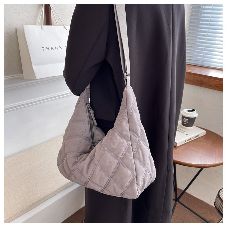 All Seasons Season Women'S Gender Women's Large All Seasons Nylon Lingge Fashion Dumpling Shape Zipper Shoulder Bag