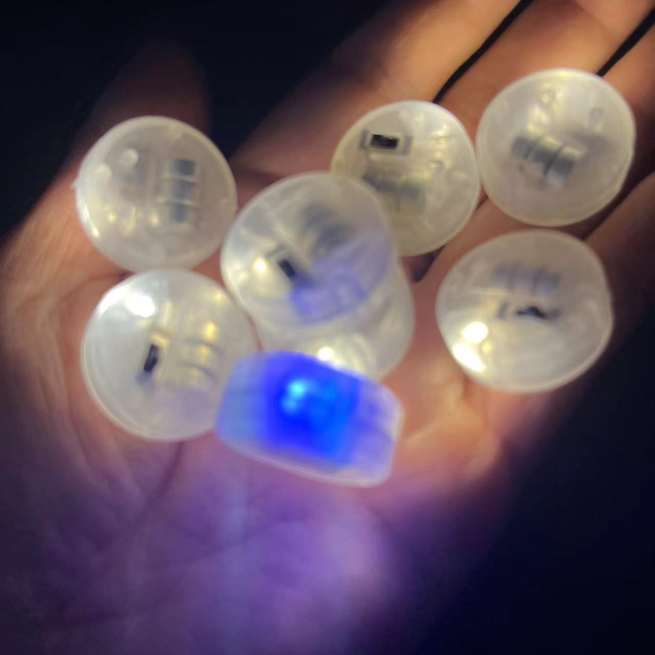 (2개) 핑거 팁 자이로 코어 보드 플래시 LED 전자 심지 수제 DIY 다채로운 전자 작은 램프 빛나는 원형 액세서리 램프