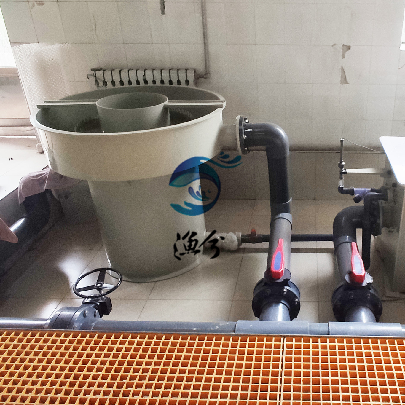 沉淀养殖水体中的固体悬浮物的设备、辐流式沉淀器