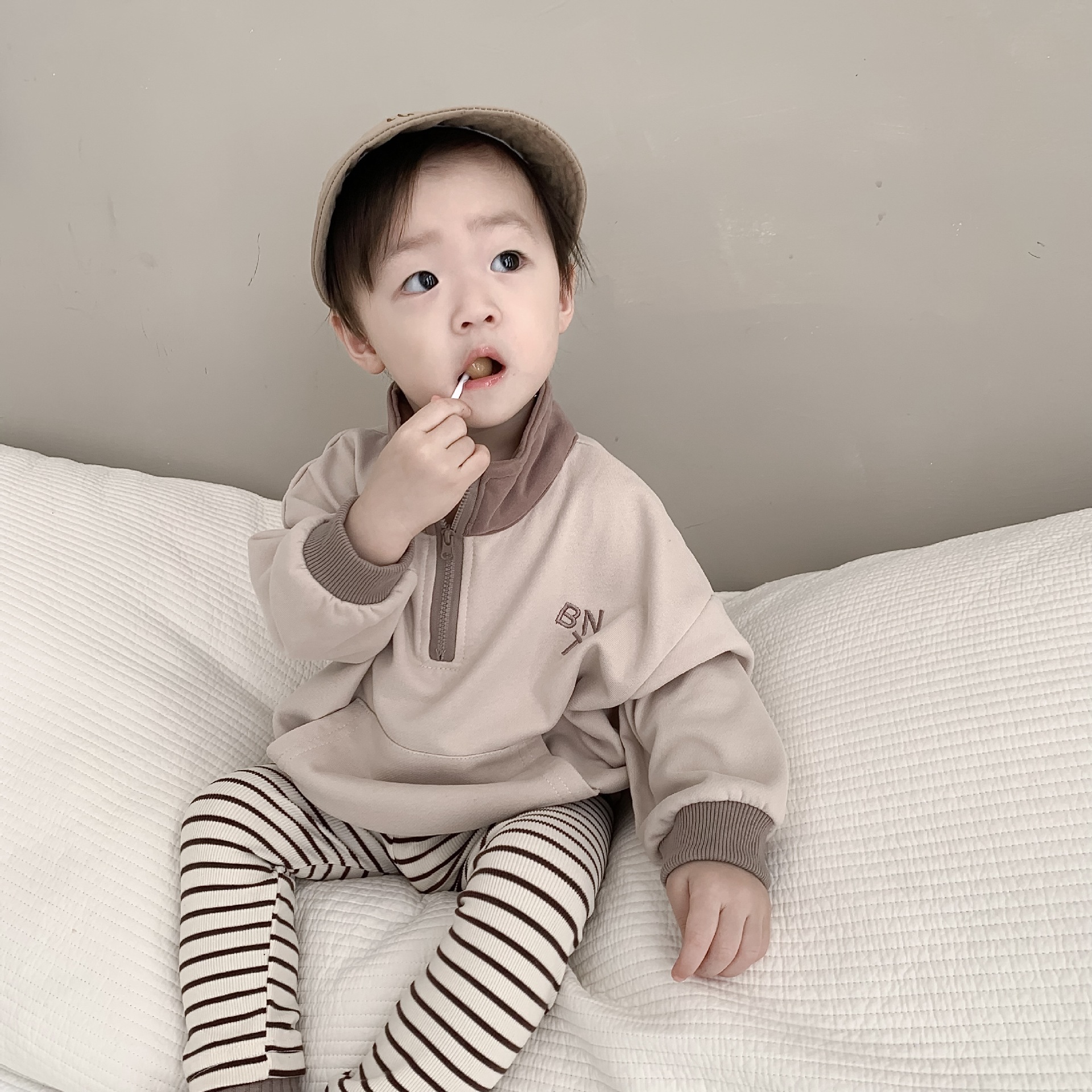 Traje para niños, ropa de otoño, ropa infantil de estilo coreano, sudadera con cuello y cremallera para bebé, conjunto de dos piezas con leggings, ropa de otoño para bebé image 7