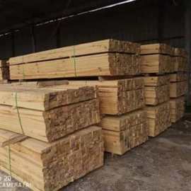 建筑木方工地支撑方料松木材质根根直不易断广东厂家按需开料