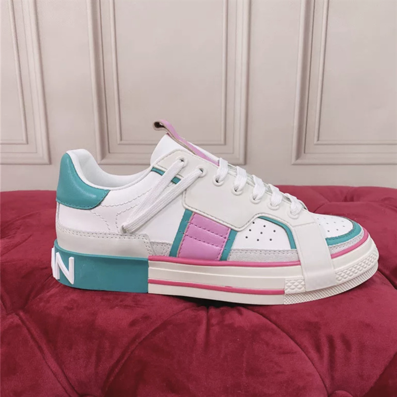 Zapatos deportivos casuales transpirables y perforados de moda coreana estilo DG, versión superior, para hombre, invierno 2025, zapatos blancos de moda europeos y americanos para mujer.