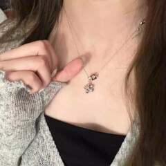 赤い本の同じタイプのかわいい小さい腰の星のペンダントのネックレスの女性の気質の夏の軽くて豪華な高級感の鎖の鎖は飾ります。