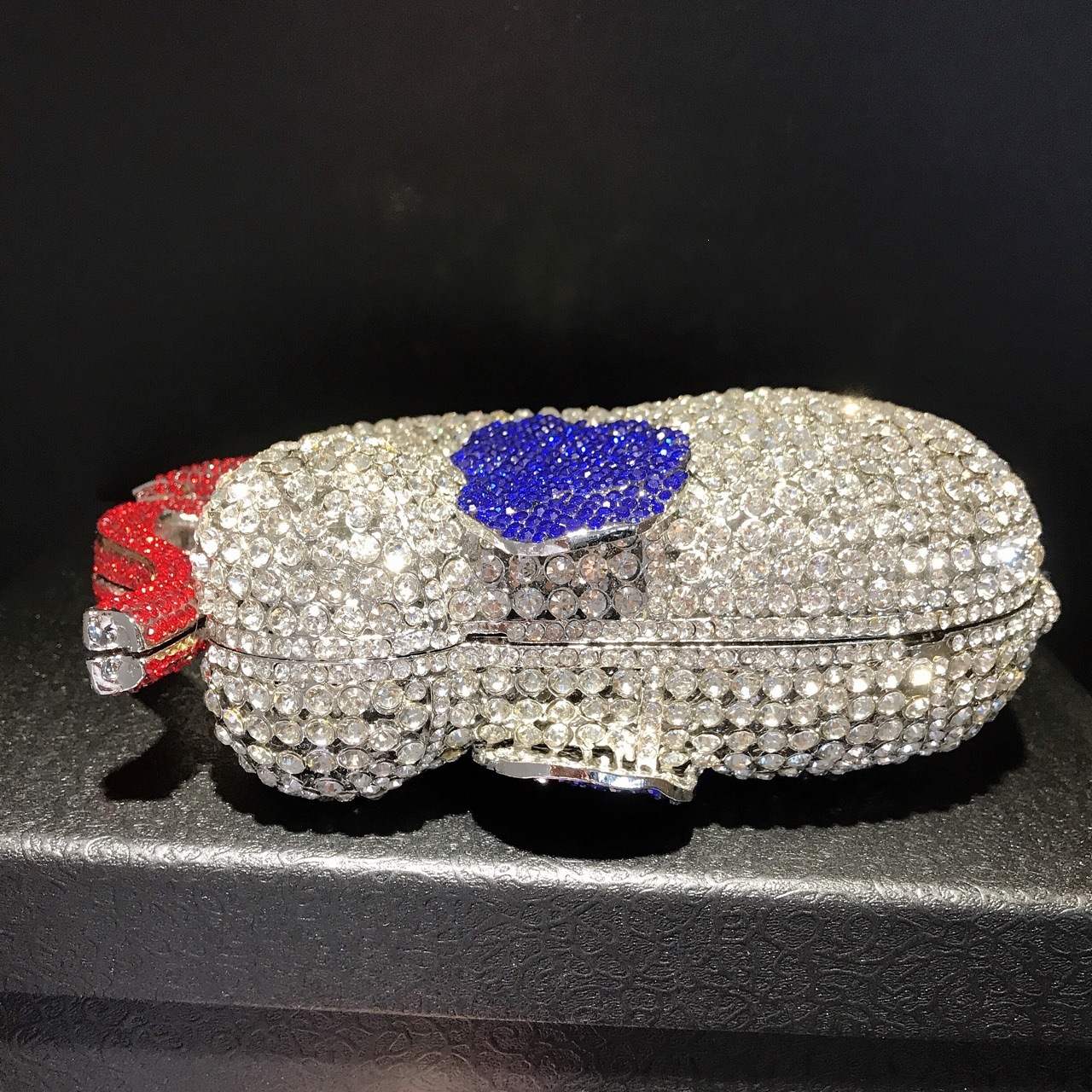 Seleccione estrictamente el nuevo paquete de cena de diamante animal bolsas tridimensionales de banquete europeo y americano llenas de diamantes bolsas de mano clutch nuevo