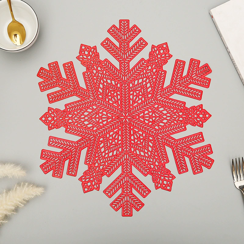 Трансграничные маленькие подставки рождественские темы снежинки ресторан украшение обеденный стол изоляционные коврики ПВХ полые столовые коврики оптом