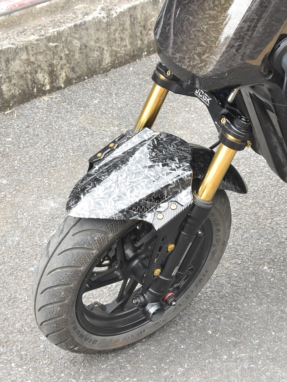 Applicable to No. 9 machinist M95c electric vehicle modification front fender calf MQIL/N1S/U + Fender tile