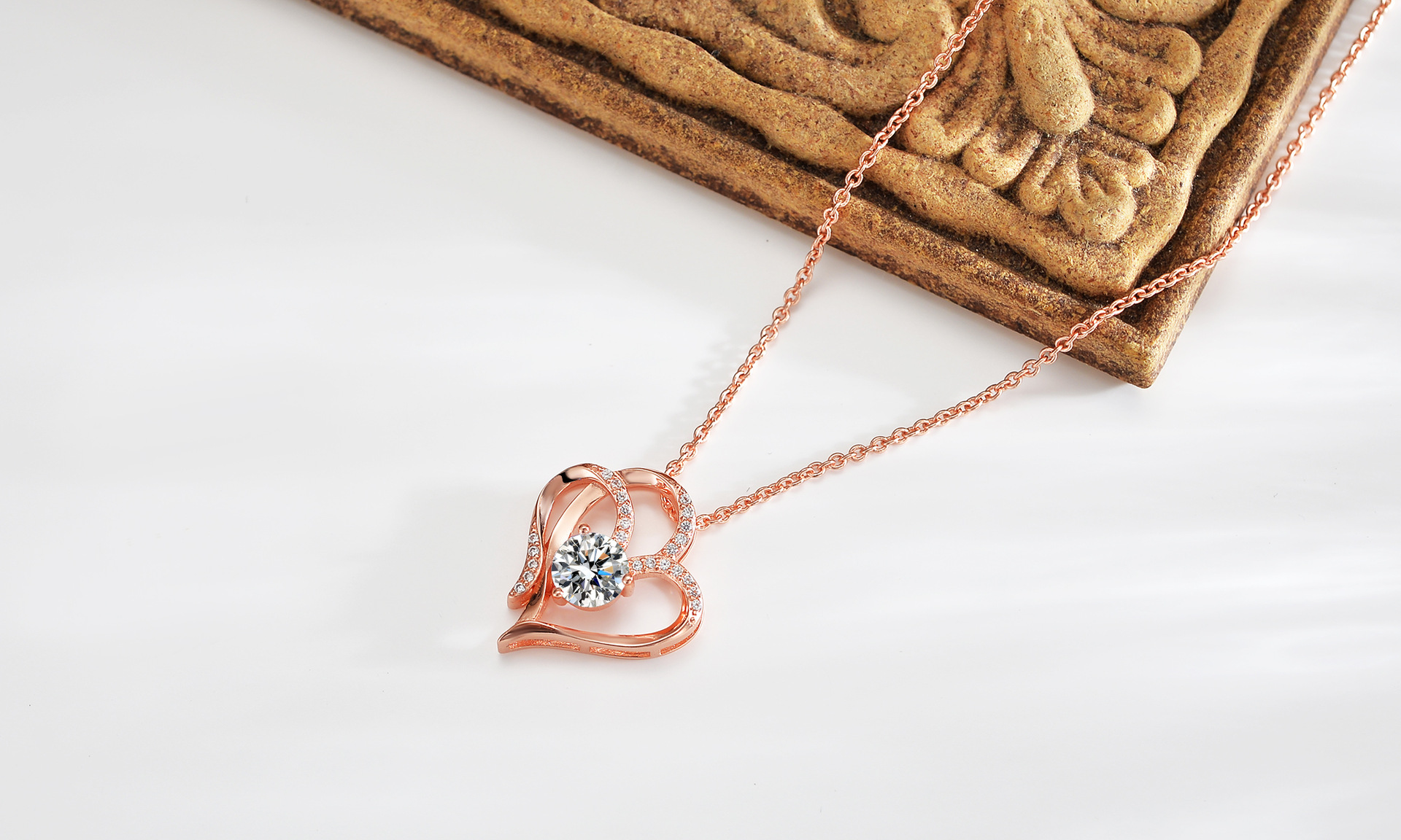 Elegant Heart Shape Copper Plating Zircon Pendant Necklace