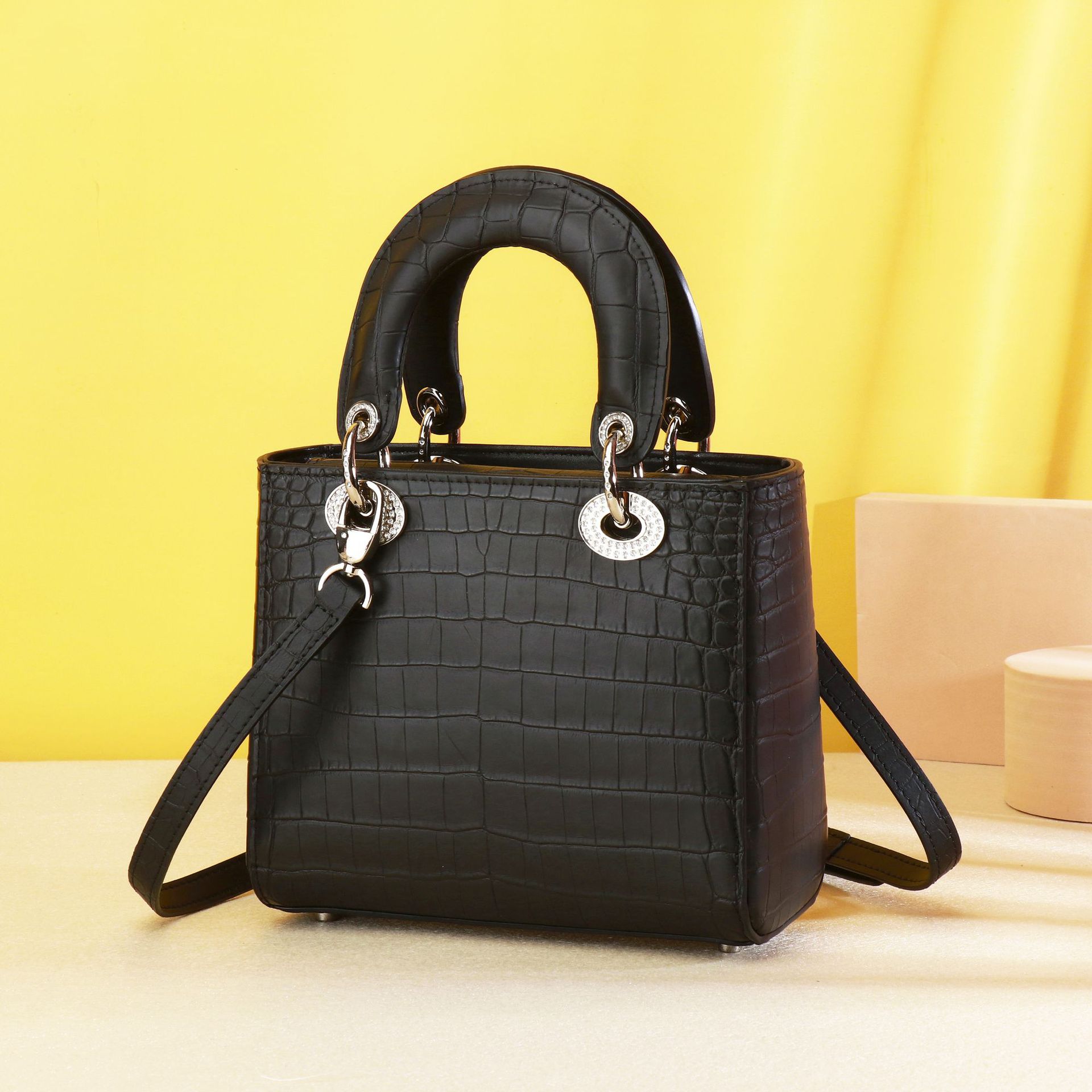 Túi xách tay Lady Diana họa tiết bụng cá sấu, quai đeo vai và đeo chéo, phong cách cổ điển cao cấp chi tiết 2