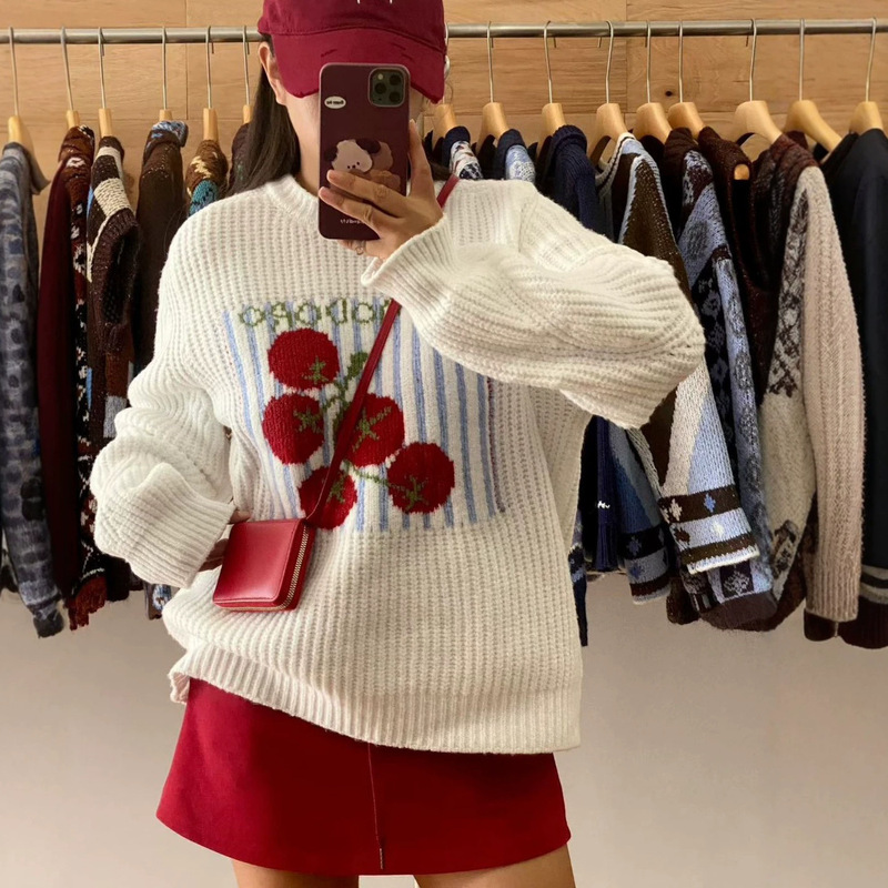 American retro illustration tomato jacquard round neck pullover sweater for women 2026 autumn and winter loose knit top 1645 American retro illustration tomato jacquard round neck pullover sweater for women 2026 autumn and winter loose knit top 1645