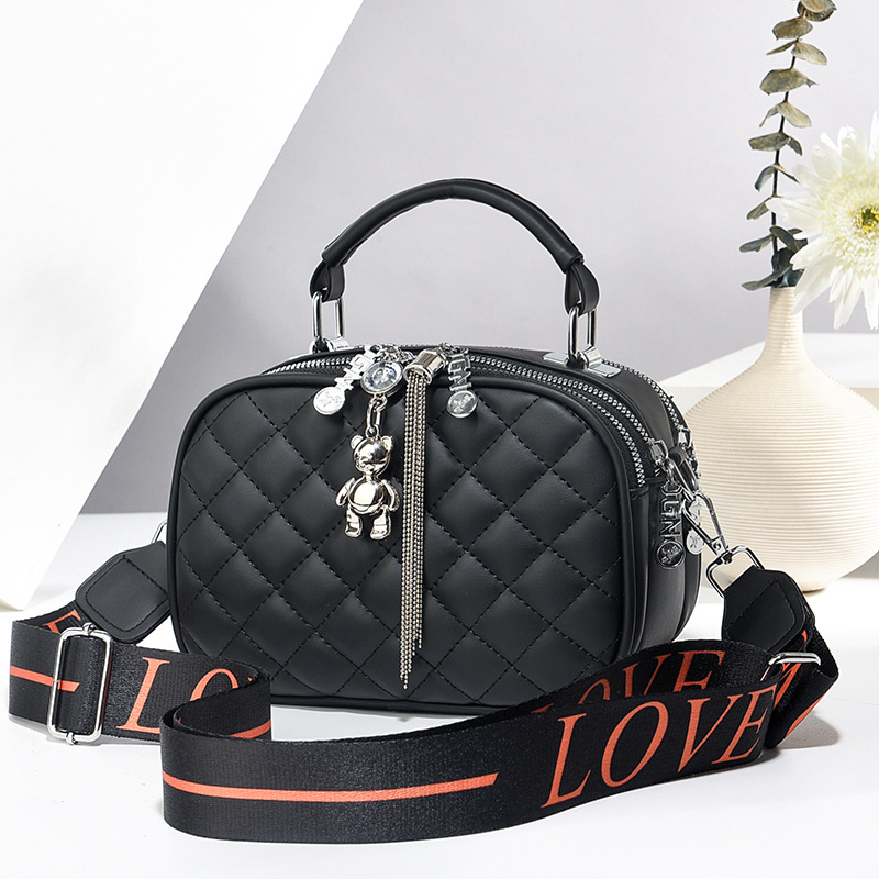 Taizhou bolsos de mujer bolsos de moda diamante bolsos de mano colgantes osos bordas tres capas bolsos de hombro