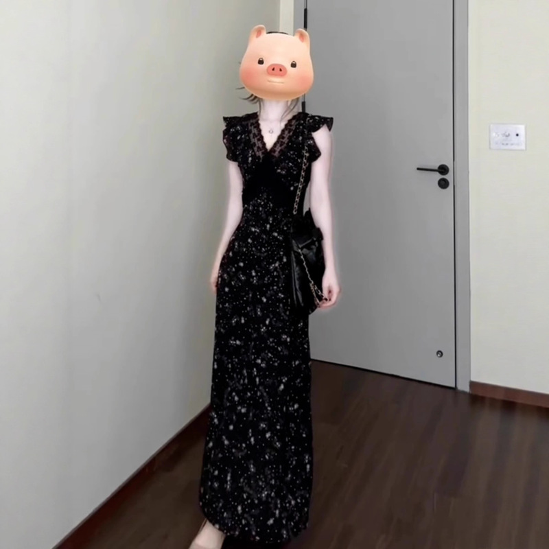 法式赫本风高级感超好看V领碎花连衣裙漂亮独特收腰茶歇裙2025夏|undefined
