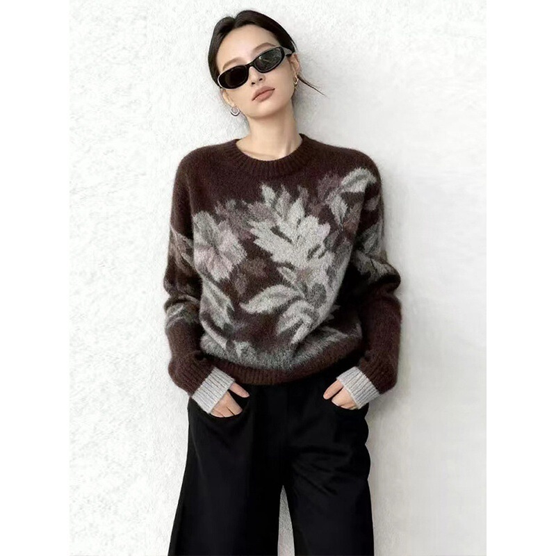 Retro Floral Jacquard Round Neck Sweater for Women 2026 Autumn and Winter New Style Chic Lazy Style Loose Soft Knitted Top