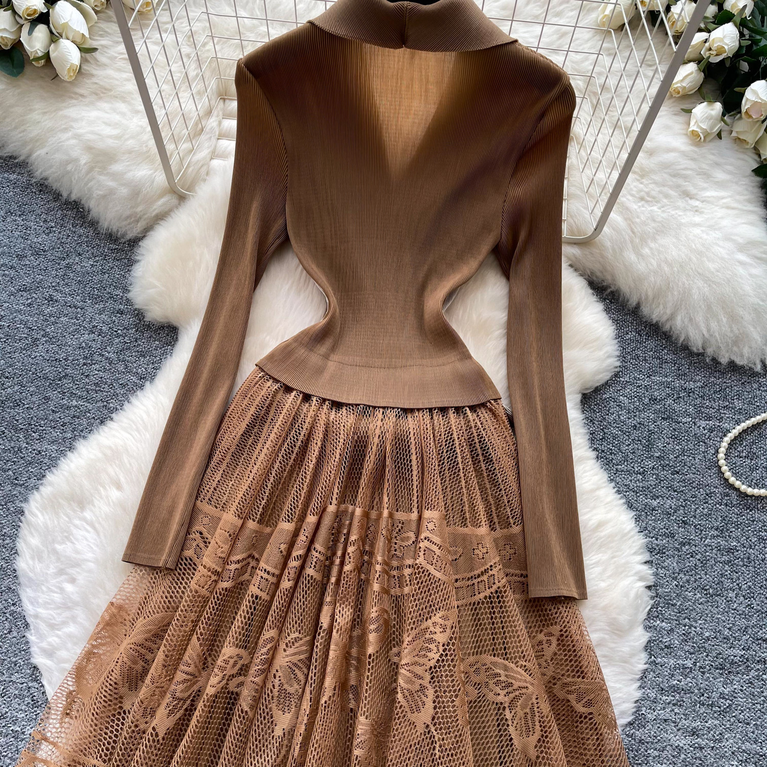 Women's French Romantic Style Lace Dress Suit Collar Slimming Pleated Long Skirt Elegant Commuting Summer Dress_ecoleips.com