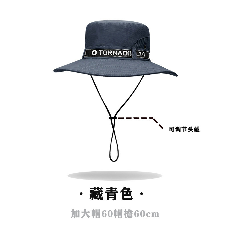 屋外の顔を隠して首を保護します。男性は夏に大きなつばを取り外して紫外線を防ぎます。|undefined