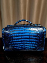 全手工制作鳄鱼皮大容量拖轮包，手工搽色，可提，可拉，可单肩背