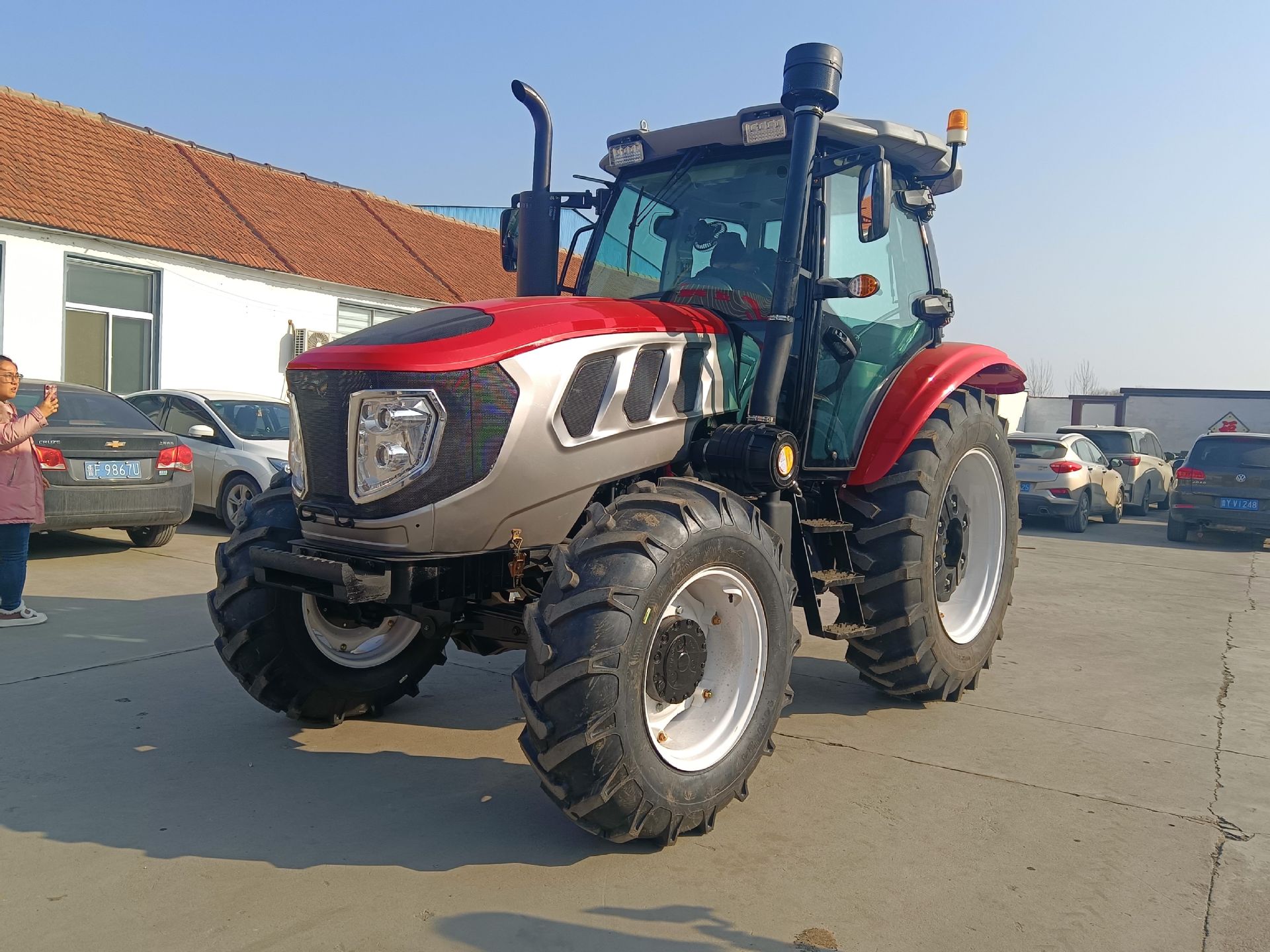 四驱农用大马力旋耕机拖拉机柴油多功能四轮车拖拉机果园大棚一体