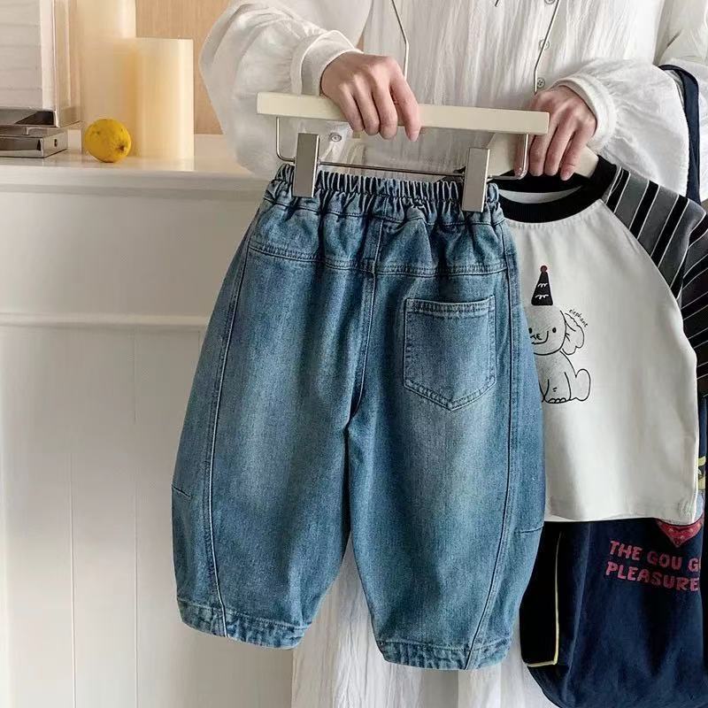 Nuevos jeans infantiles, ropa para niños y niñas, estilo coreano, pantalones largos de macheta sueltos, primavera y otoño, niños de mediana edad, pantalones de estilo extranjero.
