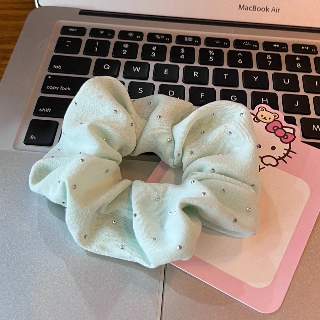 Blågrön siden-scrunchie i fransk stil håraccessoar_voghion.com