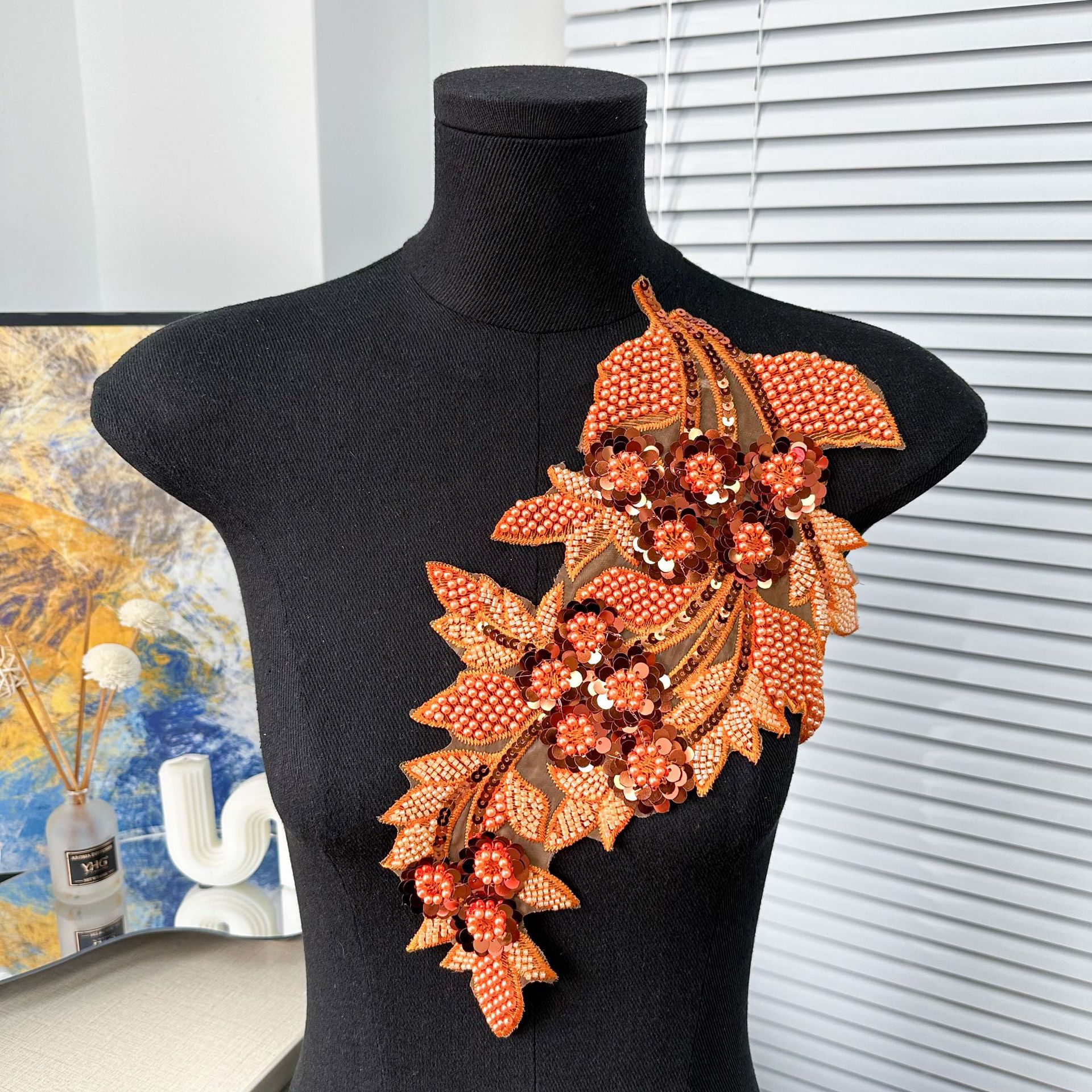 Ventas transfronterizas calientes de bordado de malla sequinilla de tela de color plateado pegado vestido vestido vestido de rendimiento ropa accesorios DIY