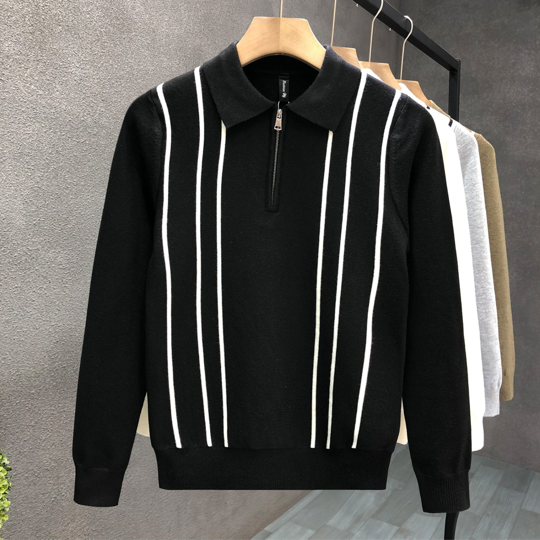 Schmal geschnittener Polo-Strickpullover für Herren mit halbem Reißverschluss und Streifenmuster – atmungsaktiv, dehnbar und maschinenwaschbar – Business-Casual-Pullover_voghion.com