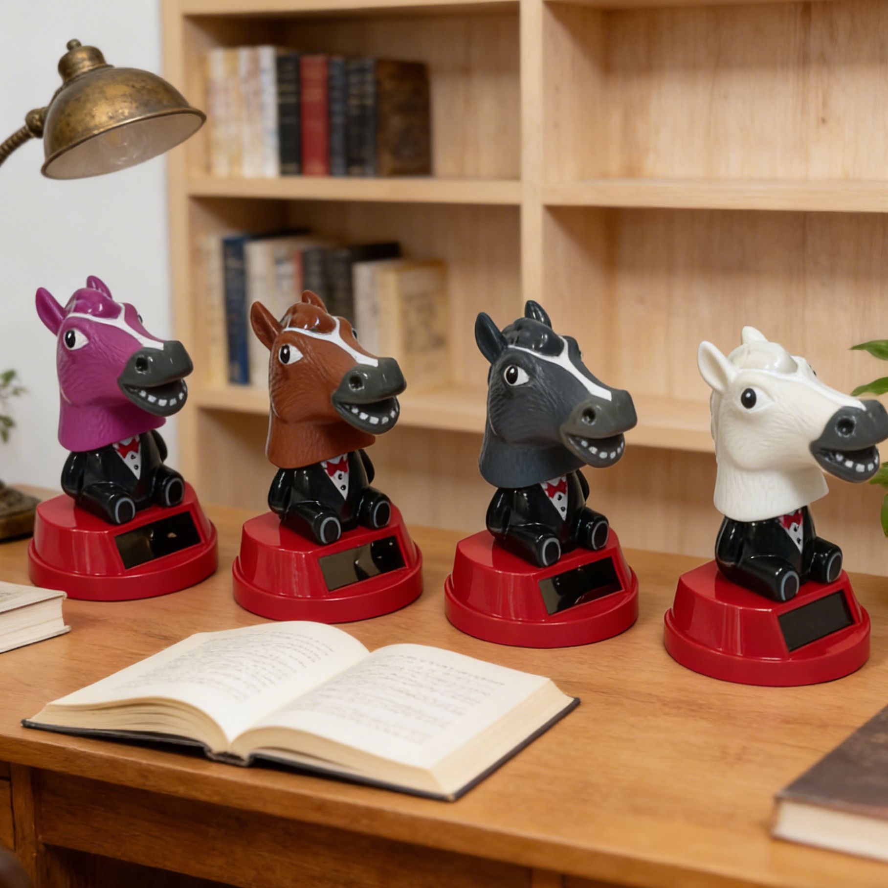 New Solar-Powered Shaking Horse Head Ornament, Beach Vacation Decoration, Desktop Small Gift, Cute Animal Decoration